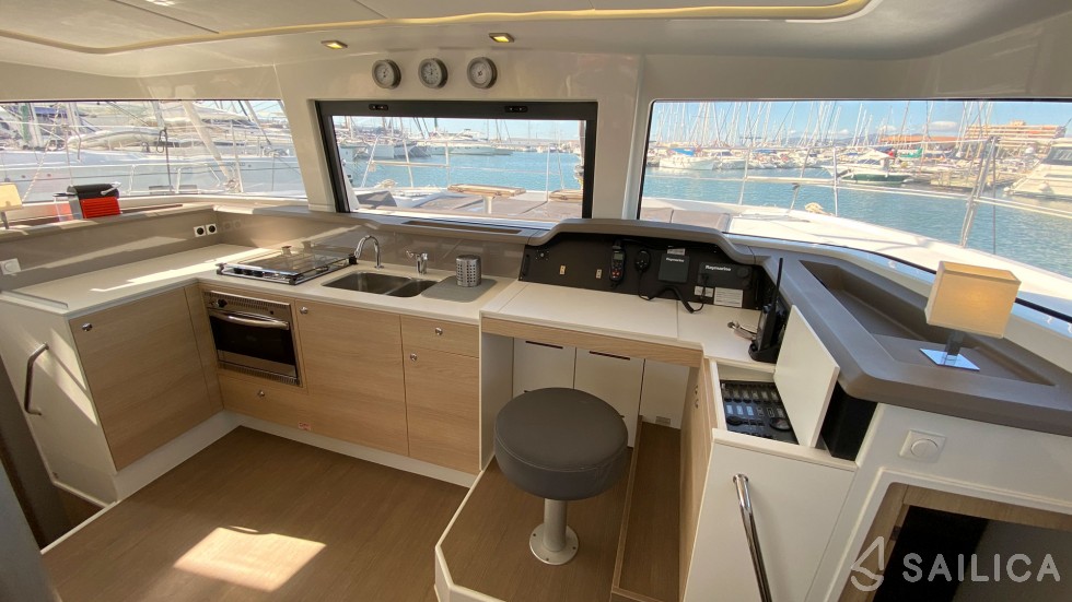 Bali 4.0 - Yacht Charter Sailica