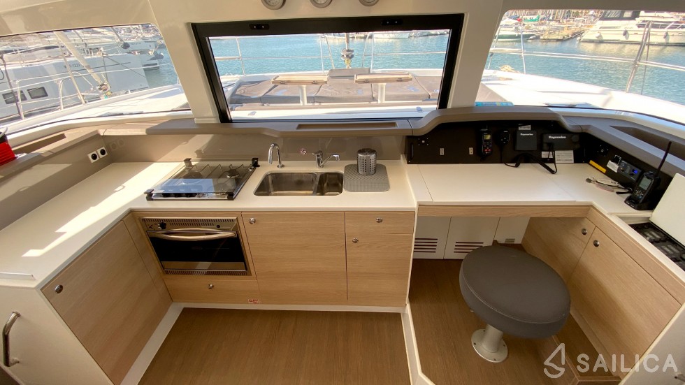 Bali 4.0 - Yacht Charter Sailica