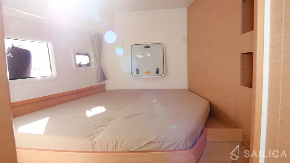 Lagoon 42 - Yacht Charter Sailica