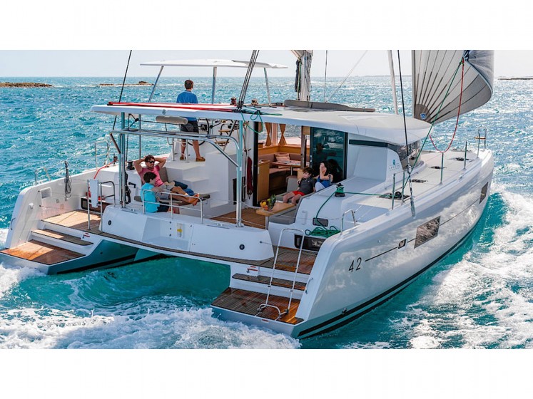 Lagoon 42 - Yacht Charter Sailica