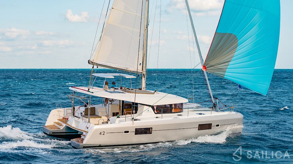 Lagoon 42 - Yacht Charter Sailica