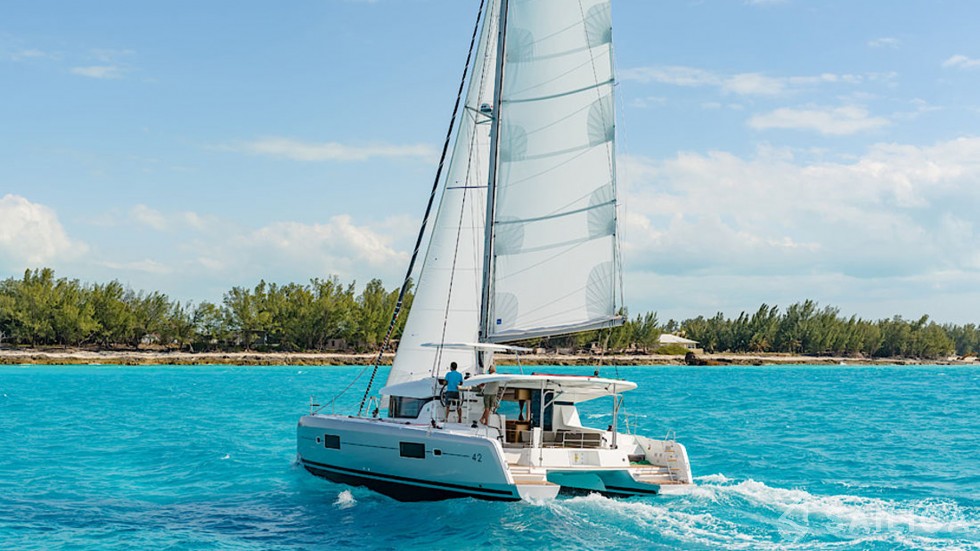 Lagoon 42 - Yacht Charter Sailica