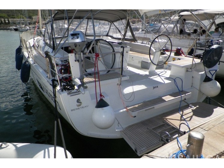Oceanis 51.1 - Yacht Charter Sailica