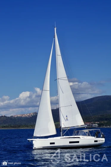 Oceanis 46.1 - Yacht Charter Sailica