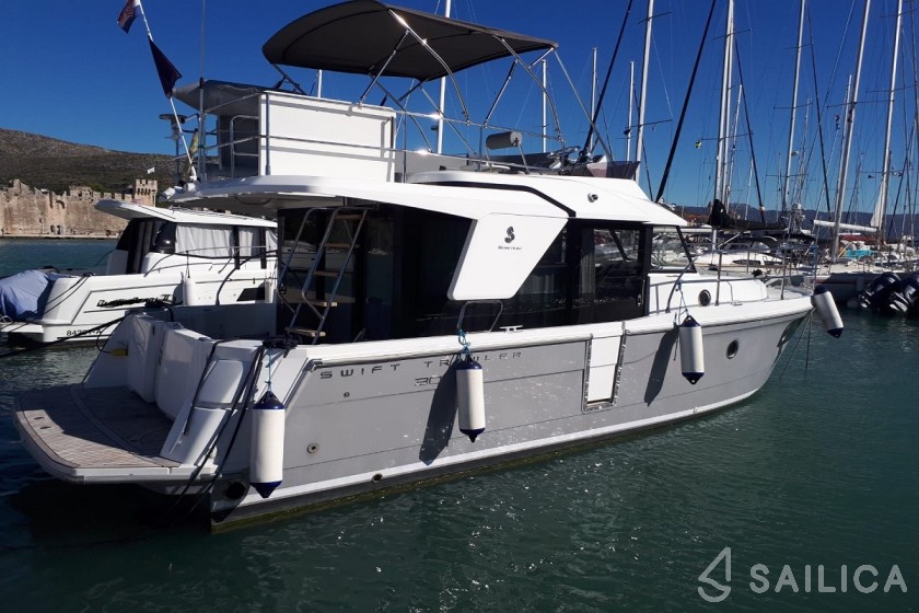 Swift Trawler 30 - Yacht Charter Sailica