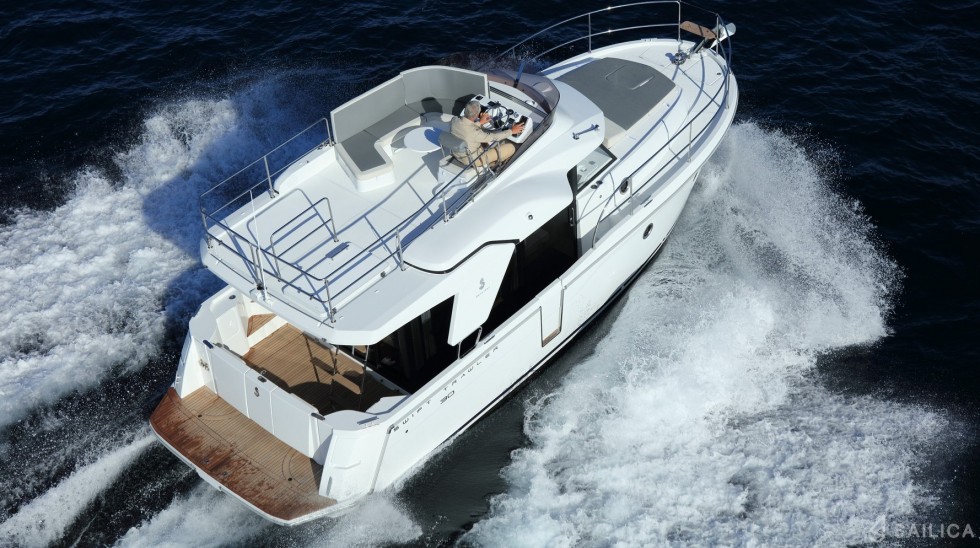 Swift Trawler 30 - Yacht Charter Sailica