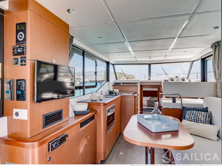 Swift Trawler 30 - Yacht Charter Sailica