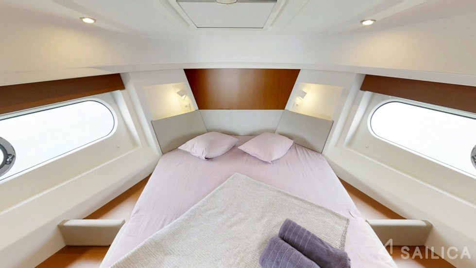 Swift Trawler 30 - Yacht Charter Sailica