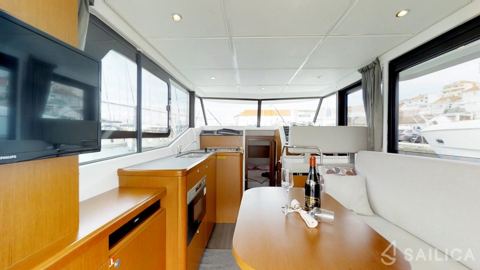 Swift Trawler 30 - Yacht Charter Sailica