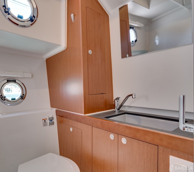 Swift Trawler 30 - Yacht Charter Sailica
