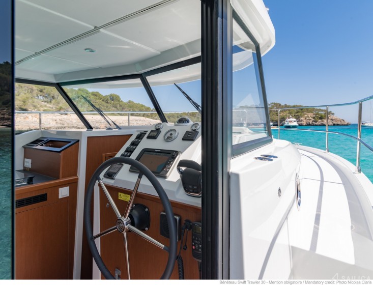 Swift Trawler 30 - Yacht Charter Sailica