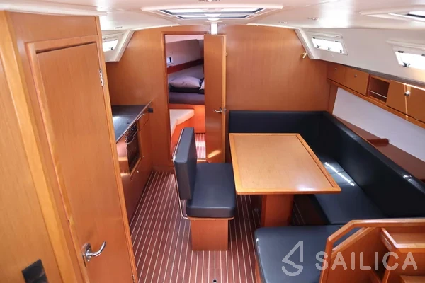 Bavaria 40 Cruiser - Yacht Charter Sailica