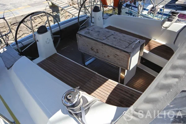 Bavaria 40 Cruiser - Yacht Charter Sailica