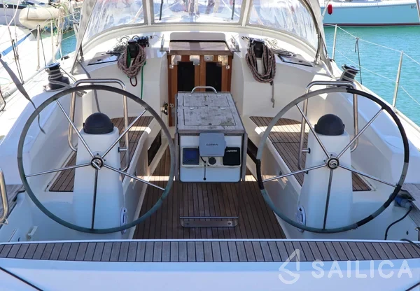 Bavaria 40 Cruiser - Yacht Charter Sailica