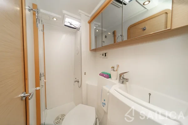 Lagoon 421 - Yacht Charter Sailica