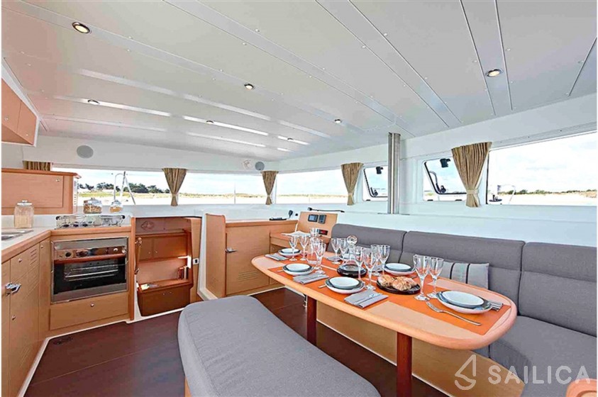 Lagoon 421 - Yacht Charter Sailica