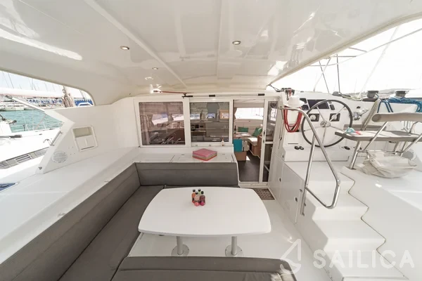 Lagoon 421 - Yacht Charter Sailica