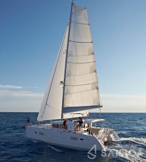 Lagoon 42 - Yacht Charter Sailica