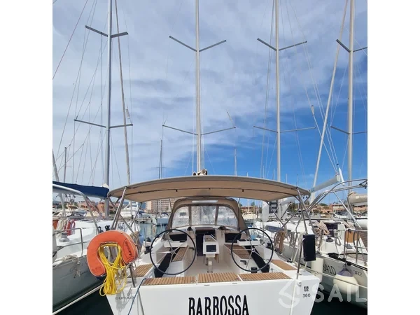 Dufour 360 GL - Yacht Charter Sailica