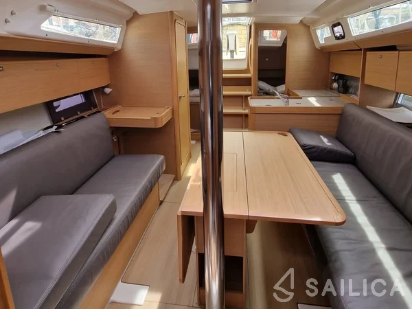 Dufour 360 GL - Yacht Charter Sailica