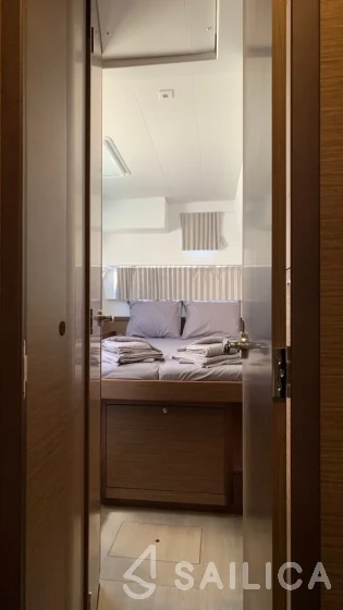 Lagoon 42 - Yacht Charter Sailica