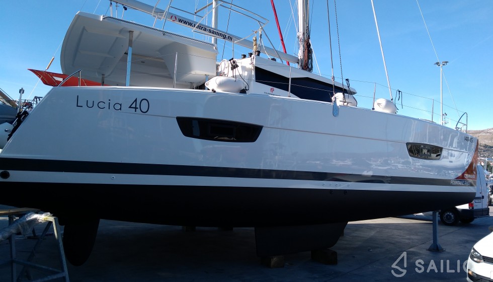 Lucia 40 - Yacht Charter Sailica