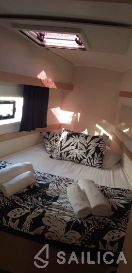 Lucia 40 - Yacht Charter Sailica