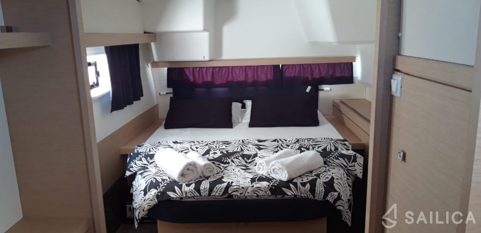 Lucia 40 - Yacht Charter Sailica