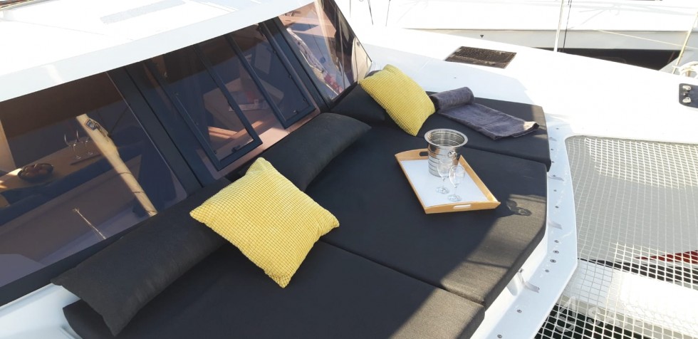 Lucia 40 - Yacht Charter Sailica