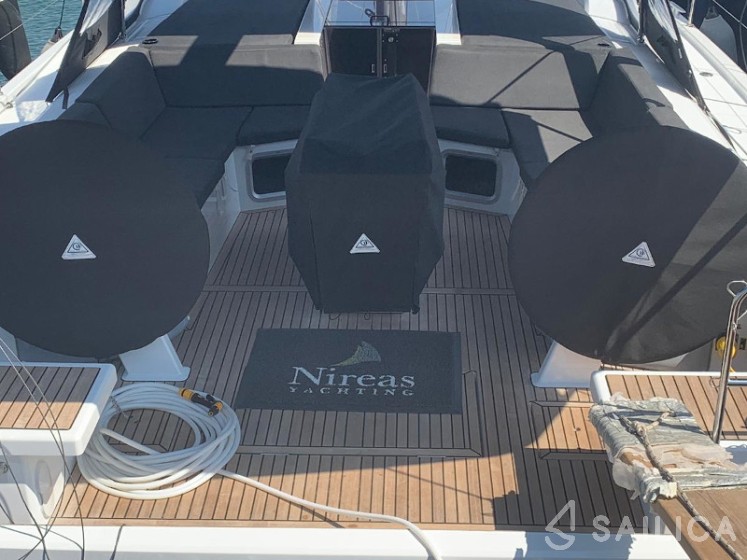 Oceanis 51.1 - Yacht Charter Sailica