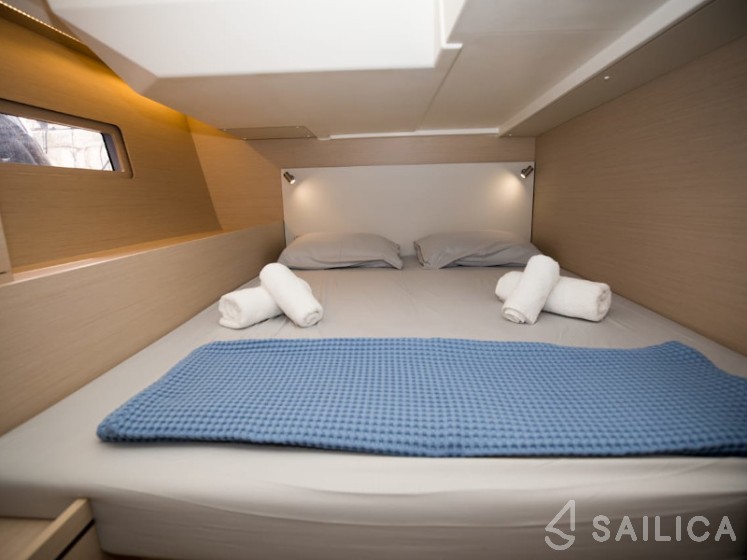 Oceanis 51.1 - Yacht Charter Sailica