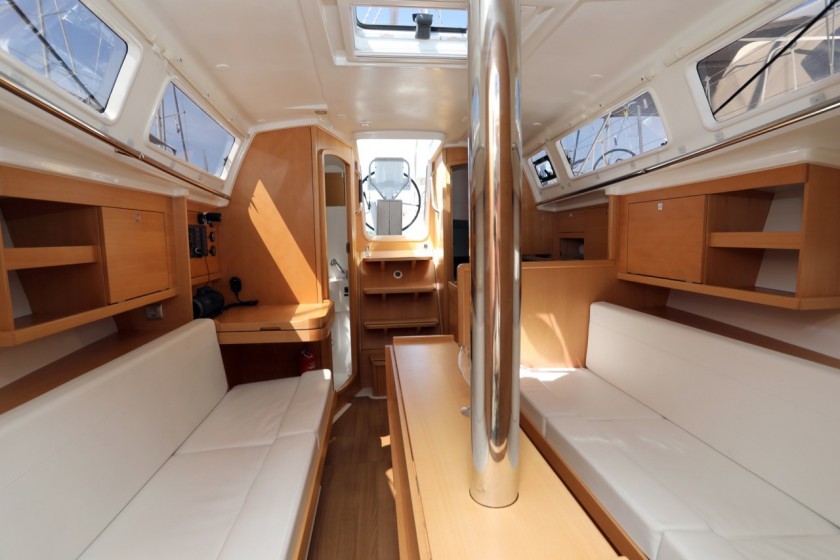 Sun Odyssey 319 - Yacht Charter Sailica