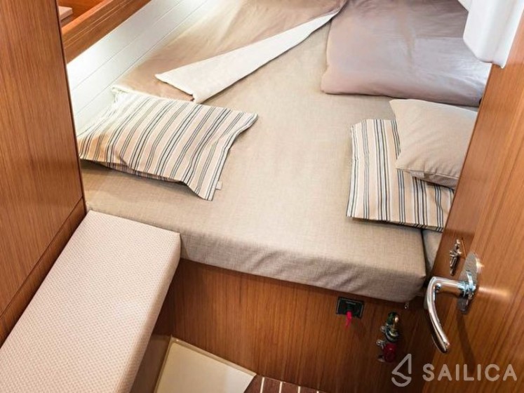 Bavaria 34 Cruiser - Yacht Charter Sailica