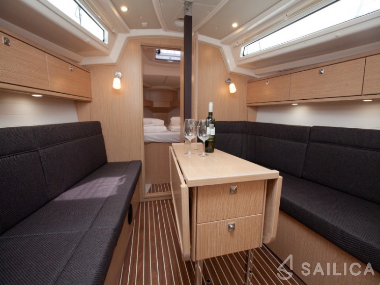 Bavaria 34 Cruiser - Yacht Charter Sailica