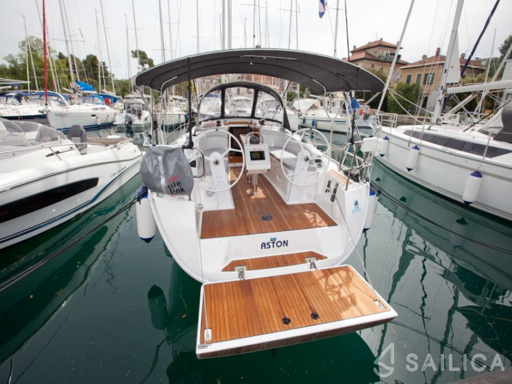 Bavaria 34 Cruiser - Yacht Charter Sailica