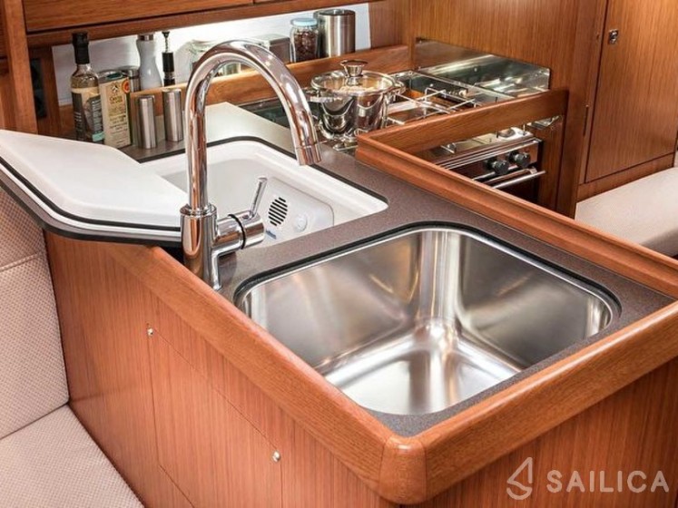Bavaria 34 Cruiser - Yacht Charter Sailica