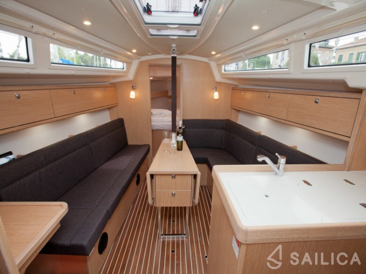 Bavaria 34 Cruiser - Yacht Charter Sailica