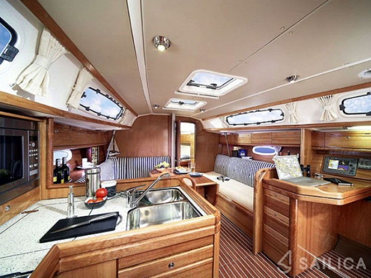 Bavaria 34 Cruiser - Yacht Charter Sailica