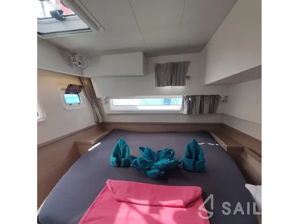 Lagoon 40 - Yacht Charter Sailica