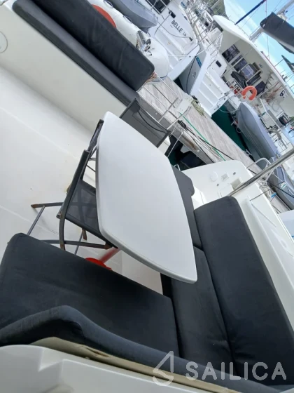 Lagoon 40 - Yacht Charter Sailica