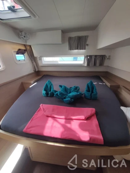 Lagoon 40 - Yacht Charter Sailica