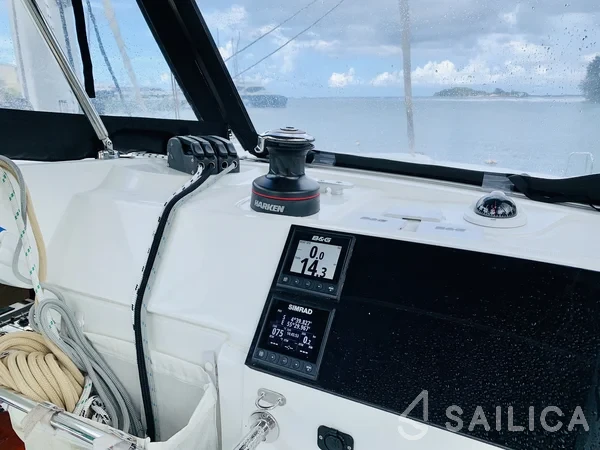 Lagoon 40 - Yacht Charter Sailica
