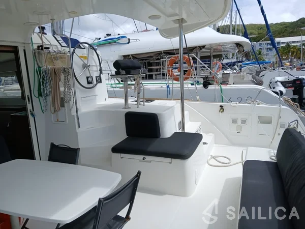 Lagoon 42 - Yacht Charter Sailica