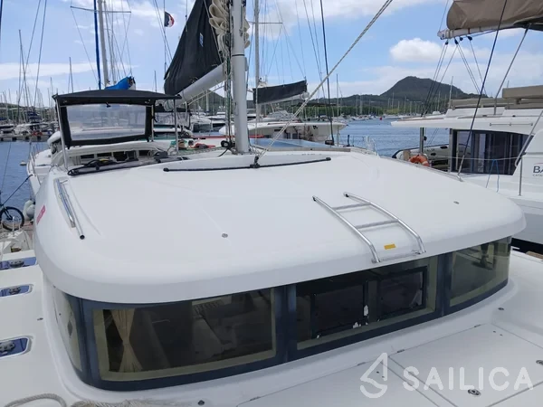 Lagoon 42 - Yacht Charter Sailica