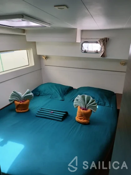 Lagoon 42 - Yacht Charter Sailica