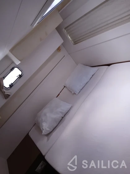 Lagoon 42 - Yacht Charter Sailica
