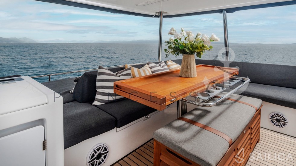 Lagoon 55 - Yacht Charter Sailica