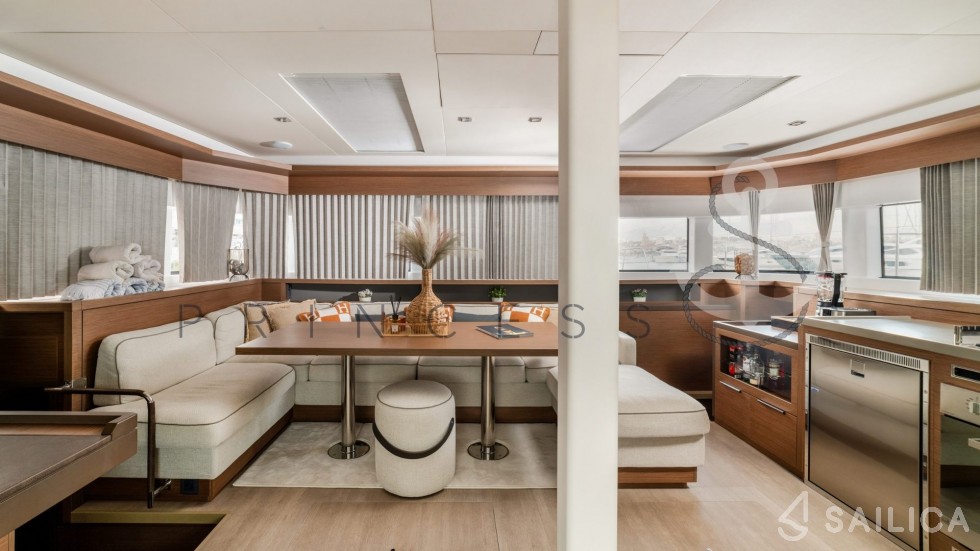 Lagoon 55 - Yacht Charter Sailica