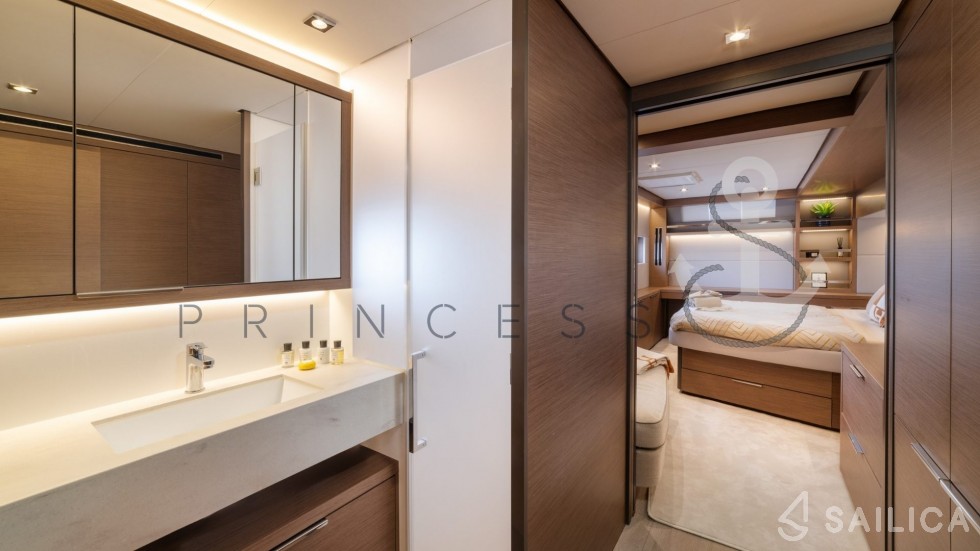 Lagoon 55 - Yacht Charter Sailica