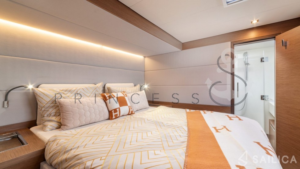 Lagoon 55 - Yacht Charter Sailica
